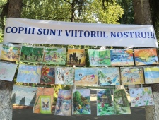 Concurs de desen: "O vacanță alături de părinți mei"